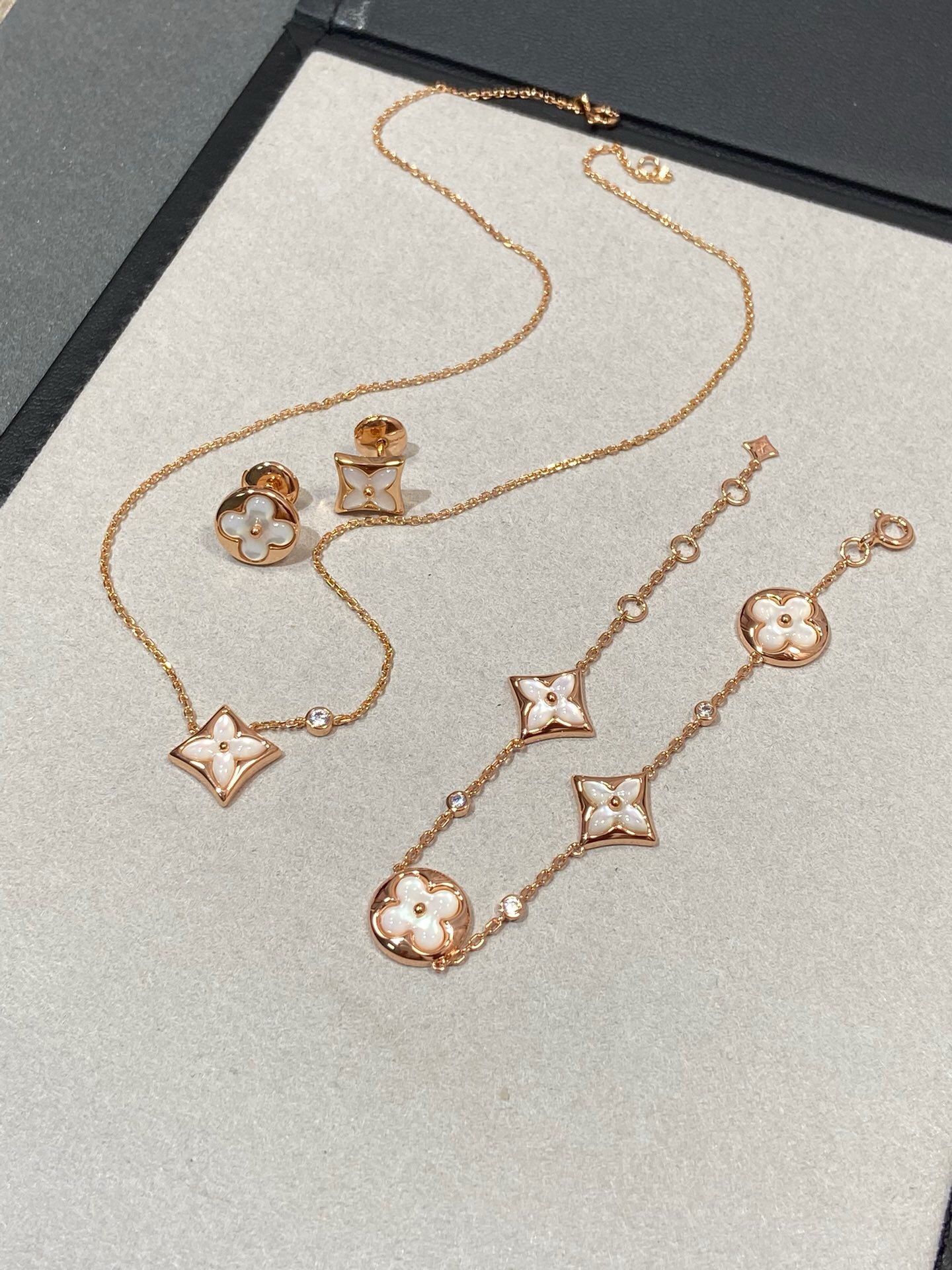 DIOR  accessories bracelet & necklace&earring 