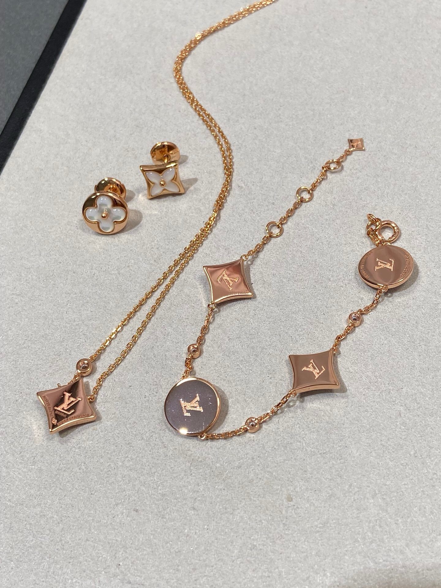 DIOR  accessories bracelet & necklace&earring 