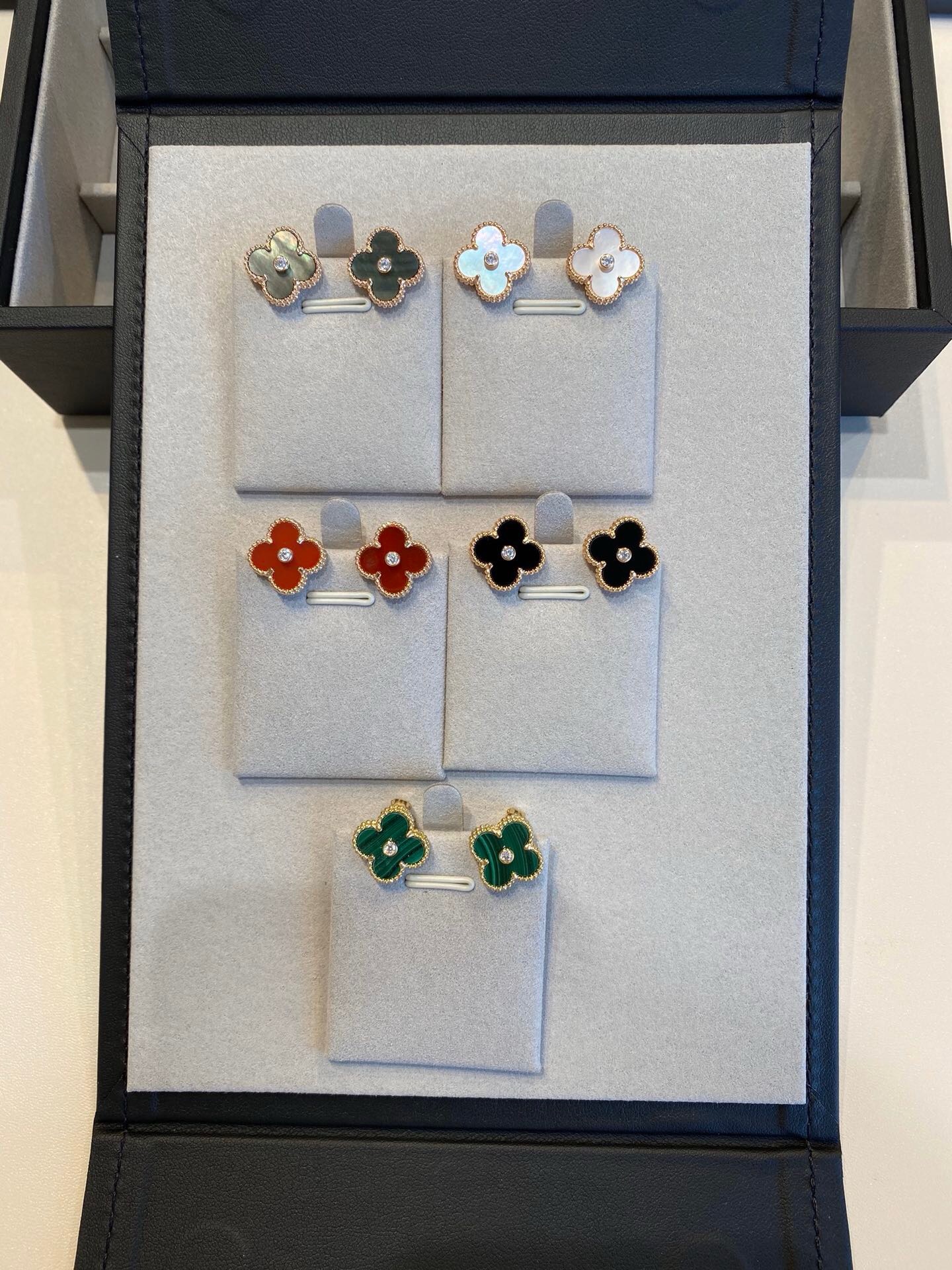 VCA  accessories  earrings ( 5 colors)