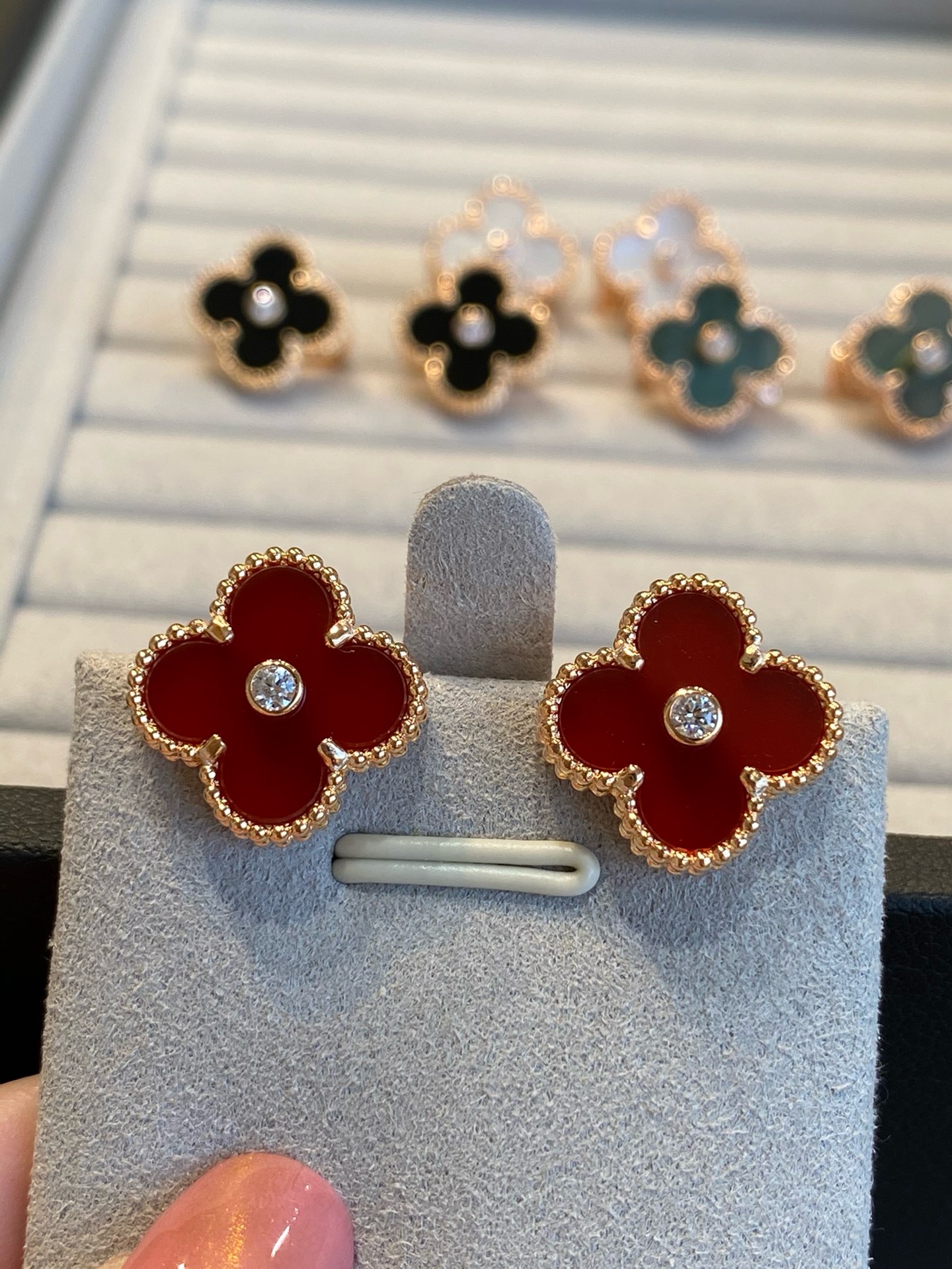 VCA  accessories  earrings ( 5 colors)