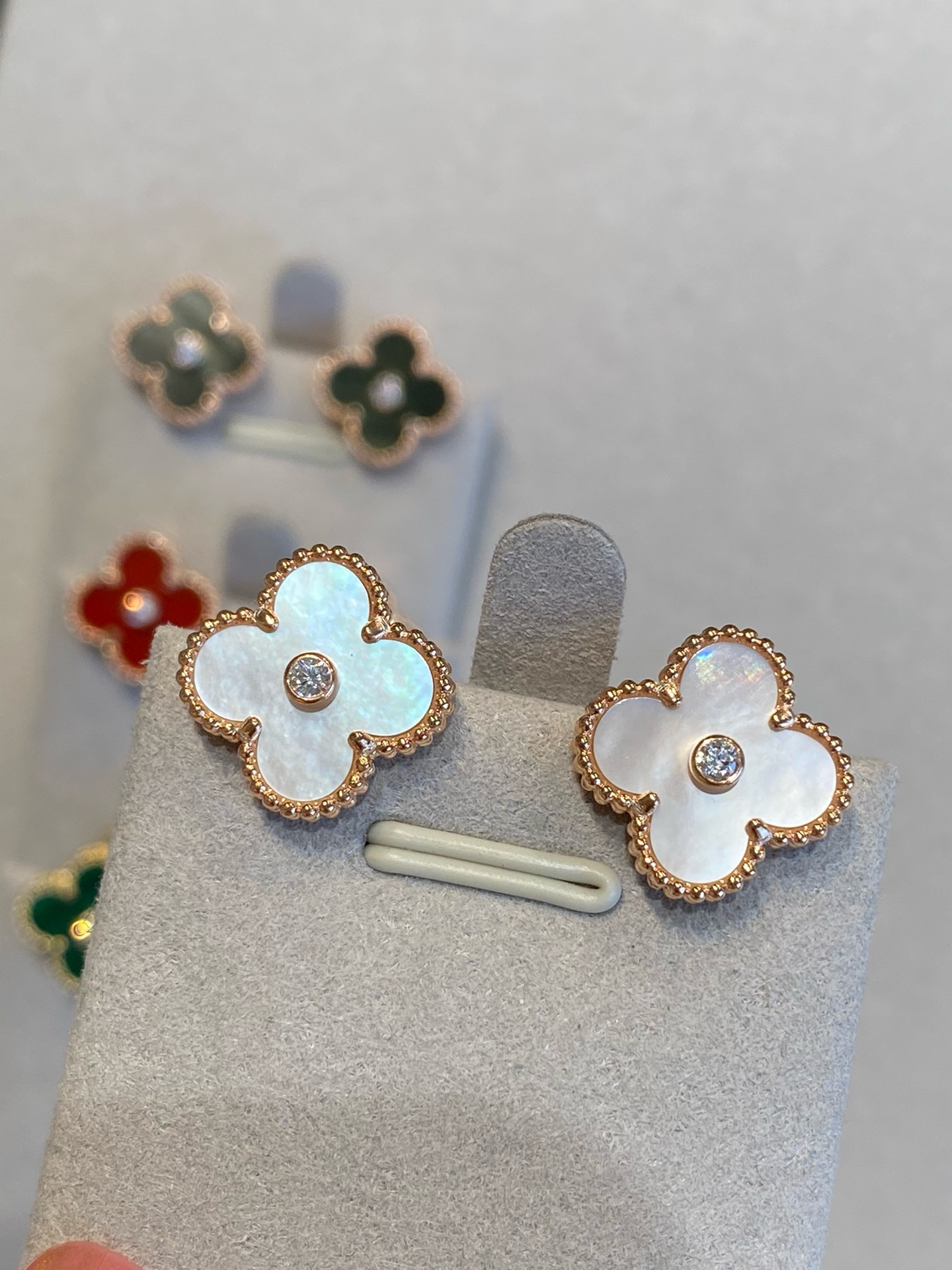 VCA  accessories  earrings ( 5 colors)