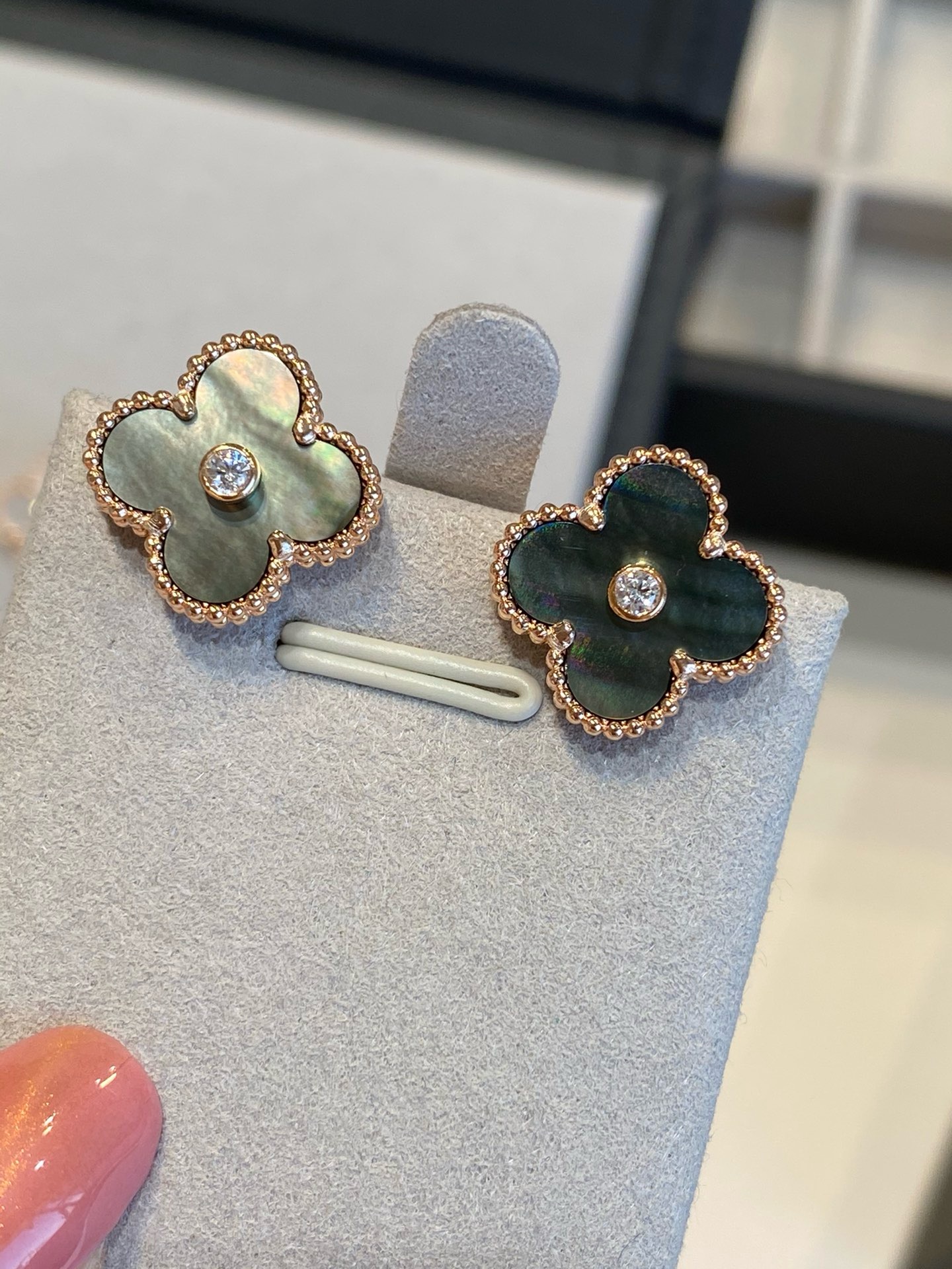 VCA  accessories  earrings ( 5 colors)