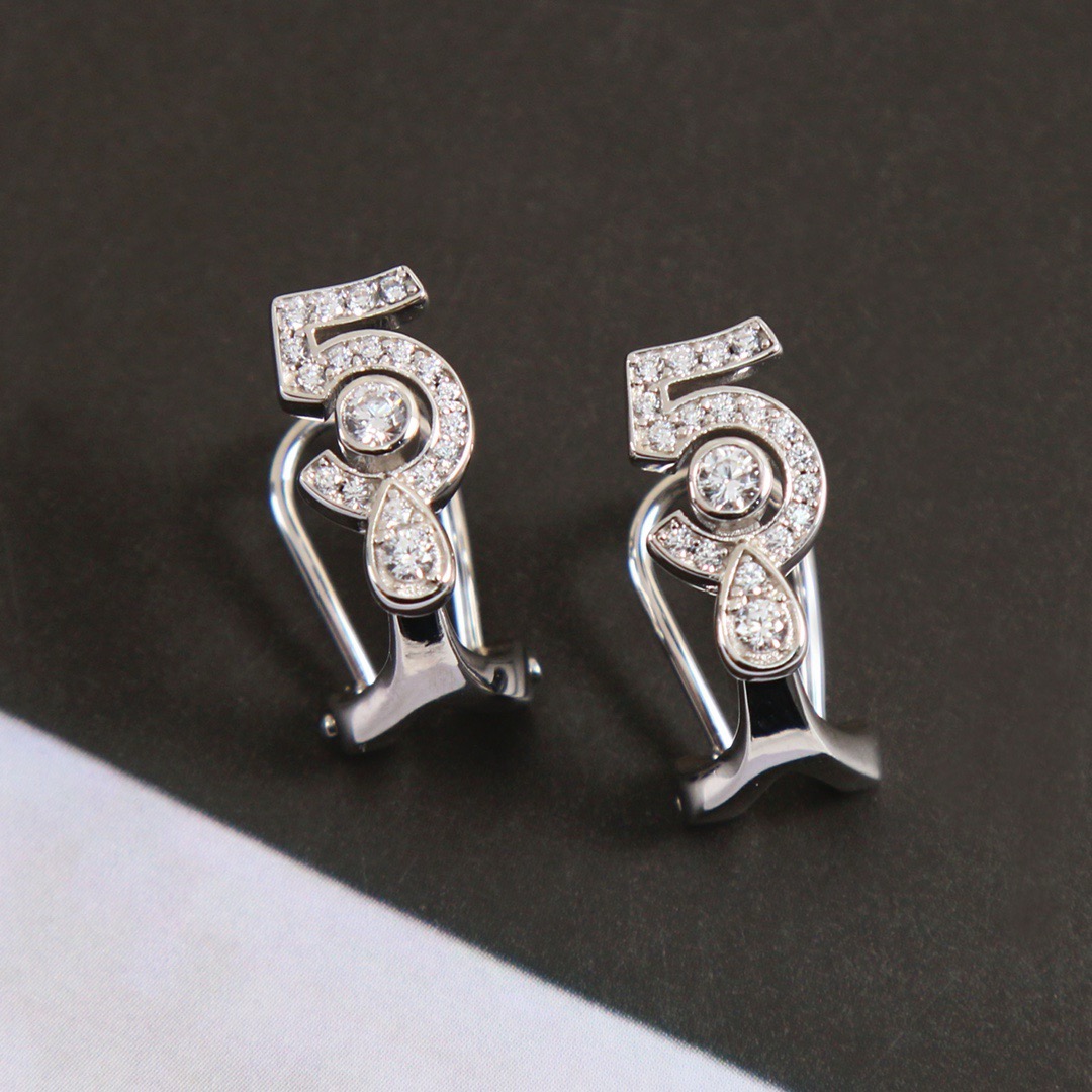 CHANEL accessories  earrings