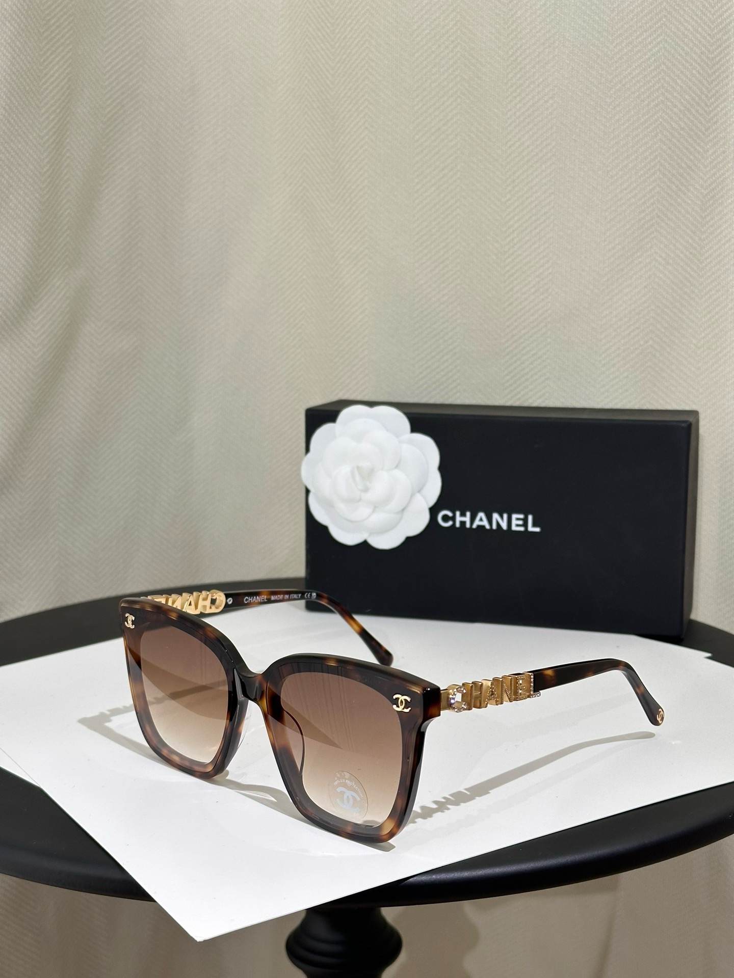Chanel accessories  Sunglasses  