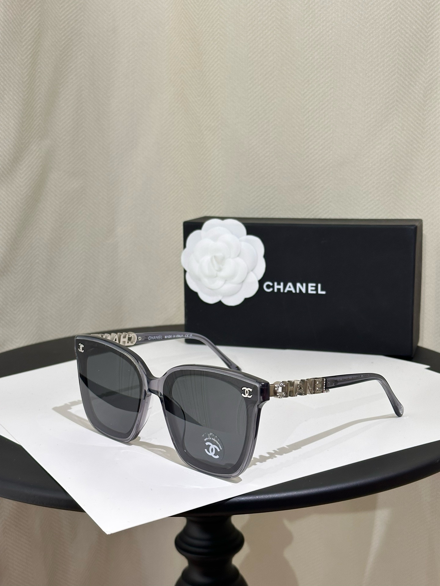 Chanel accessories  Sunglasses  