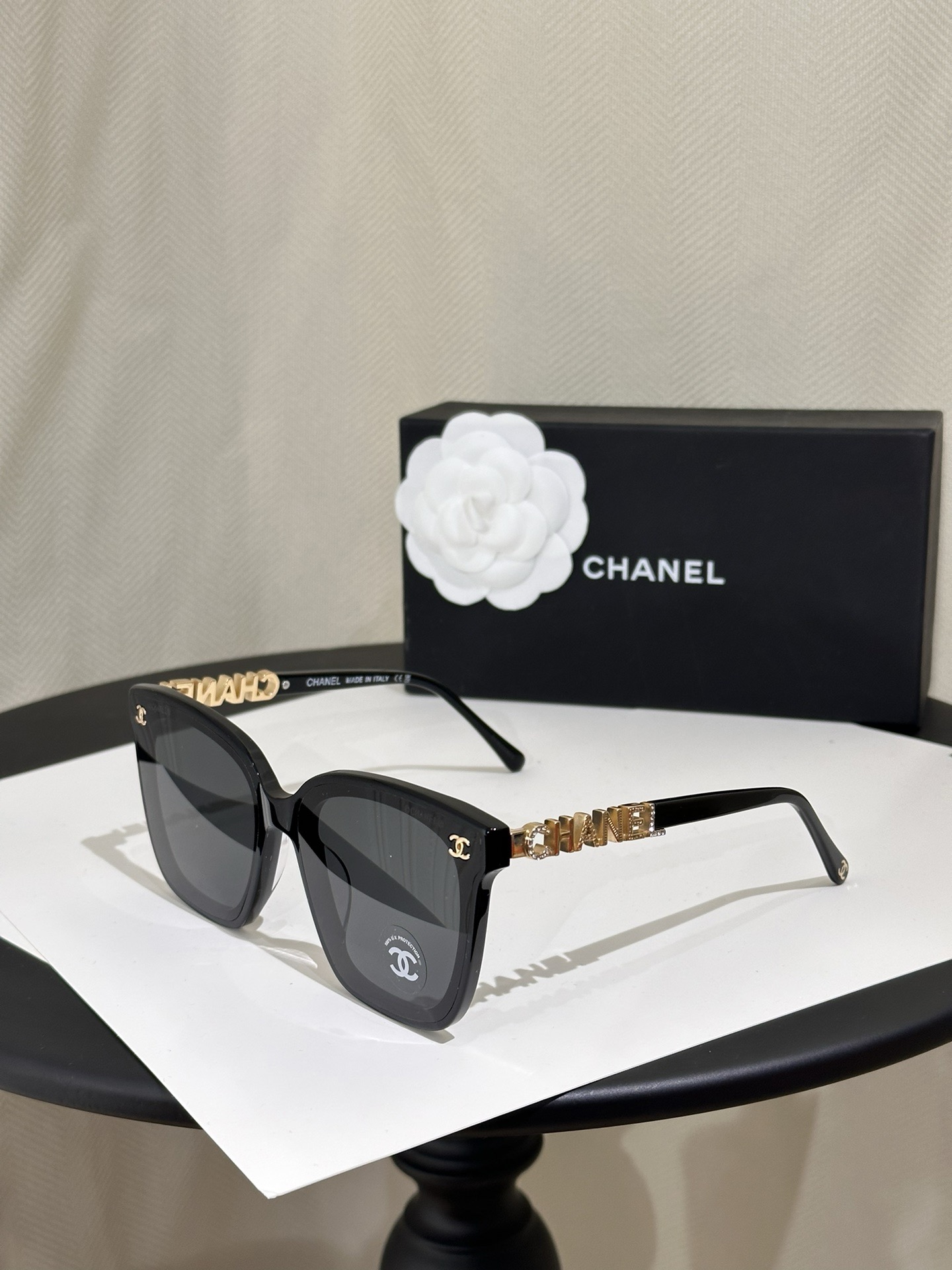 Chanel accessories  Sunglasses  ( 4 colors)