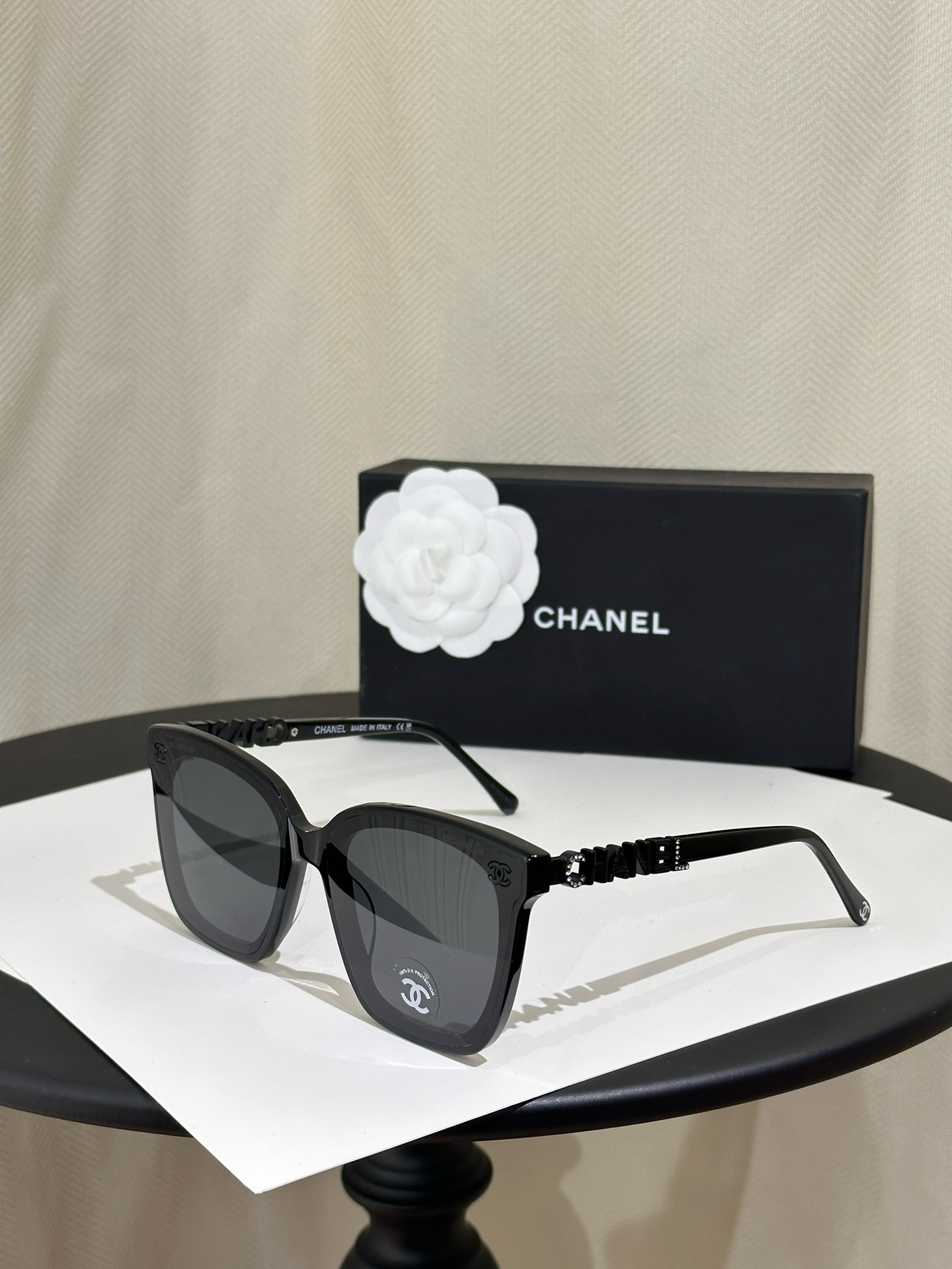 Chanel accessories  Sunglasses  ( 4 colors)