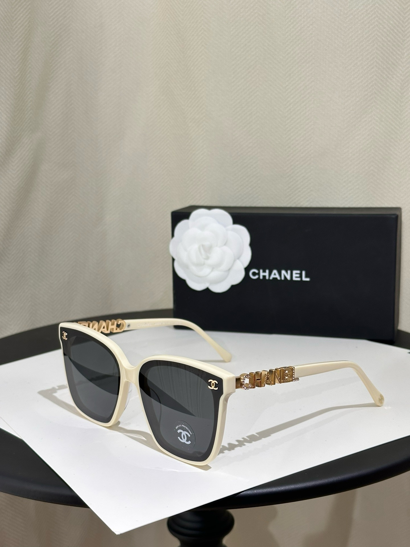 Chanel accessories  Sunglasses  ( 4 colors)