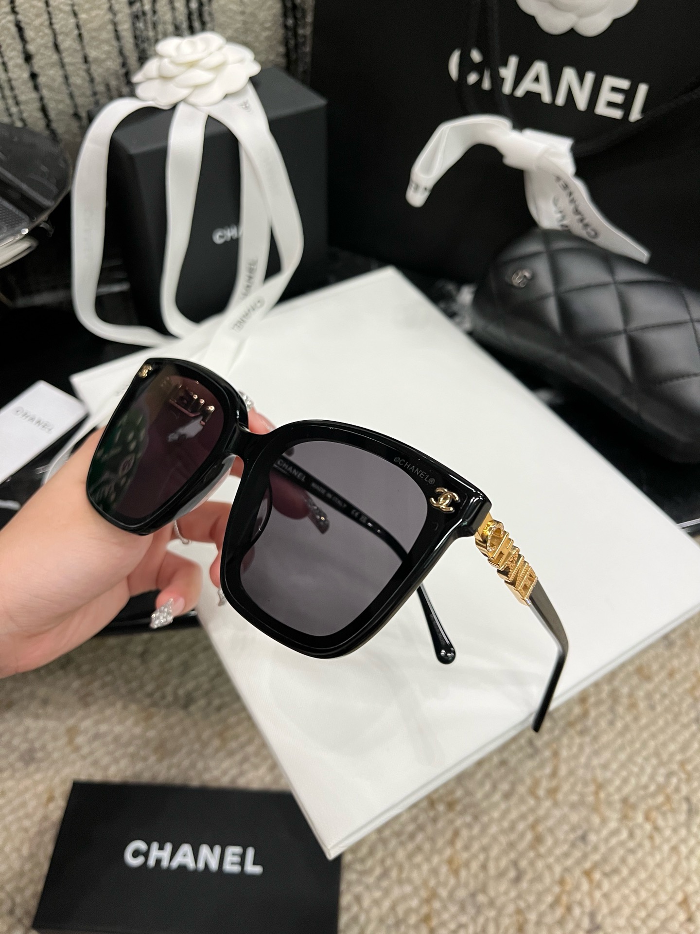 Chanel accessories  Sunglasses  ( 4 colors)