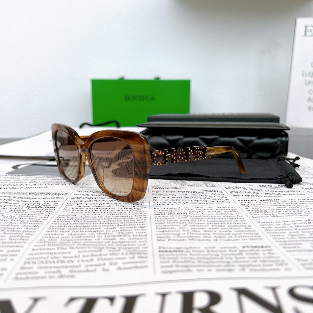 Chanel accessories  Sunglasses  ch5422b