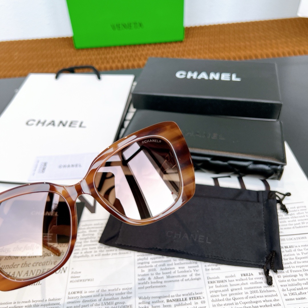 Chanel accessories  Sunglasses  ch5422b