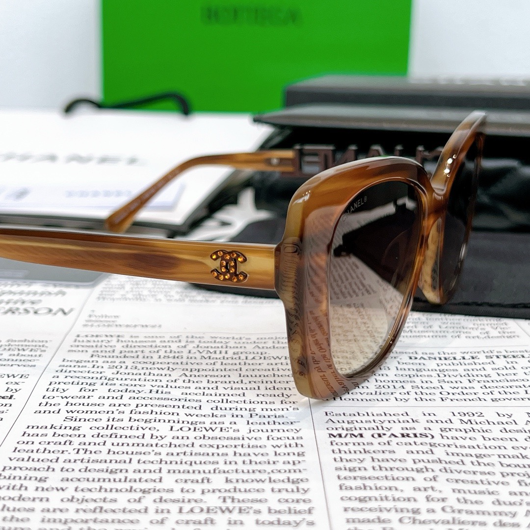 Chanel accessories  Sunglasses  ch5422b