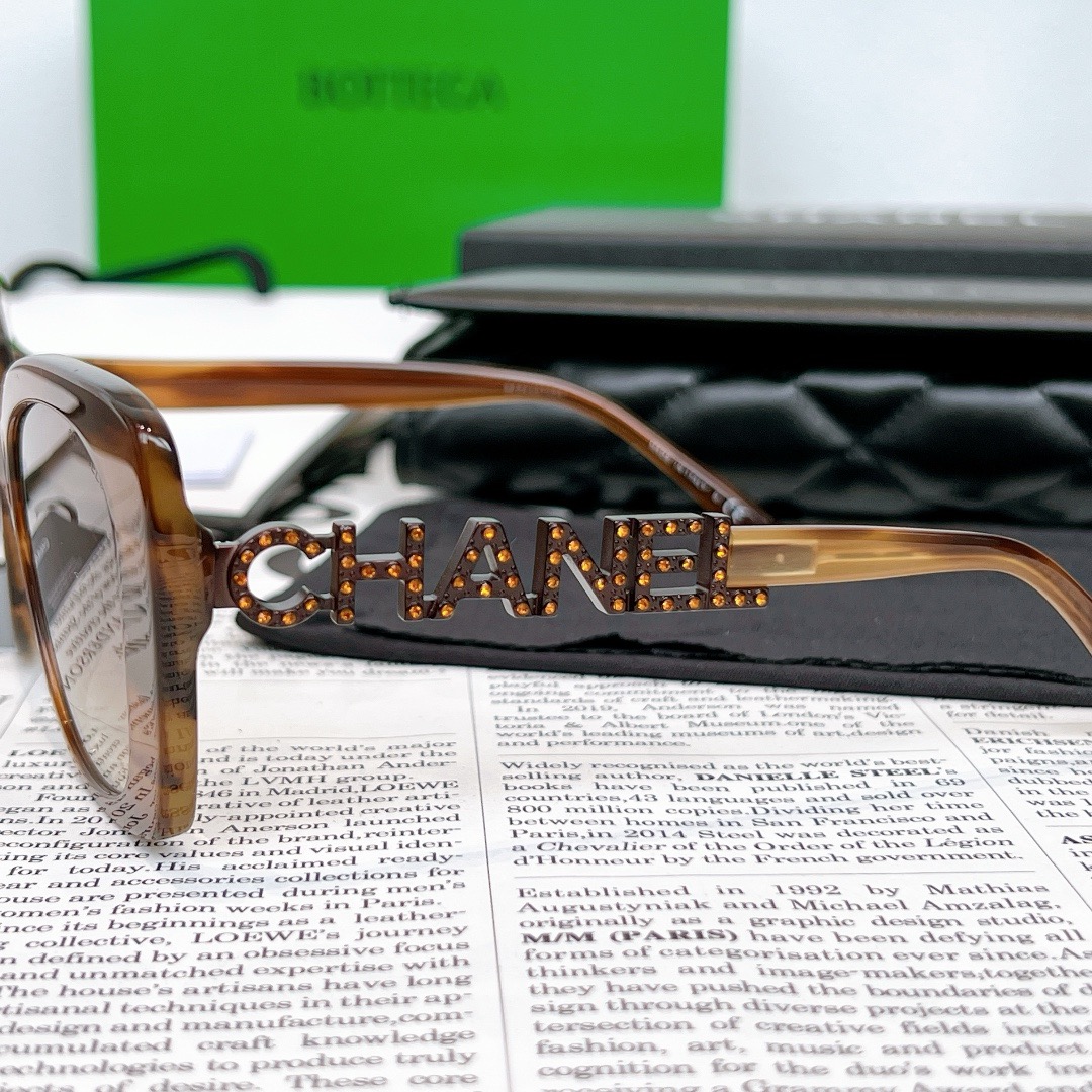 Chanel accessories  Sunglasses  ch5422b