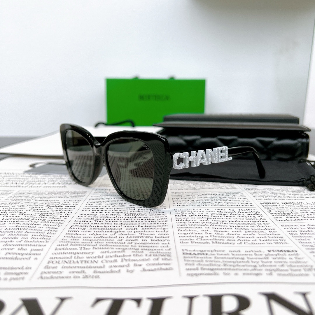 Chanel accessories  Sunglasses  ch5422b