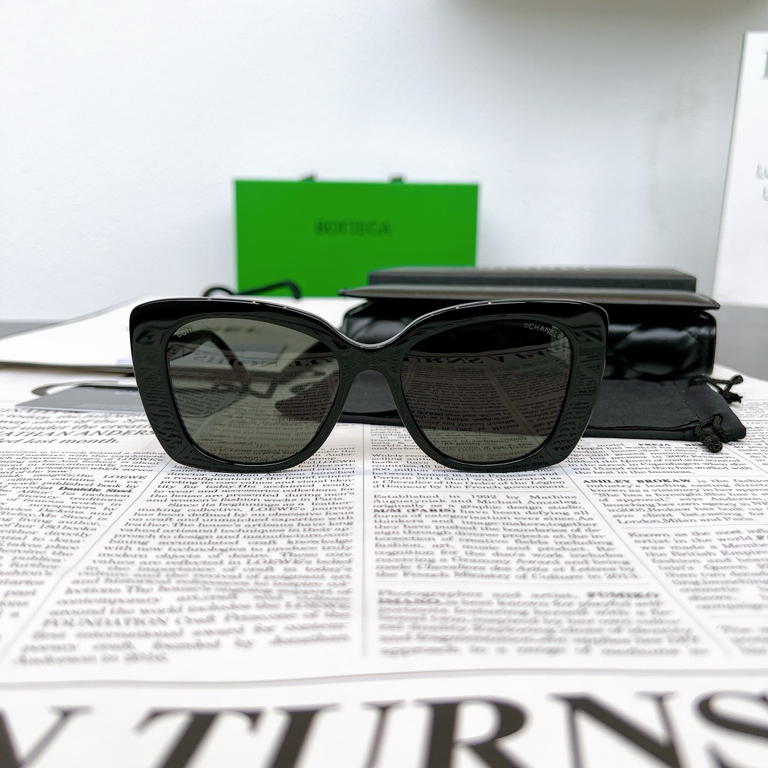 Chanel accessories  Sunglasses  ch5422b