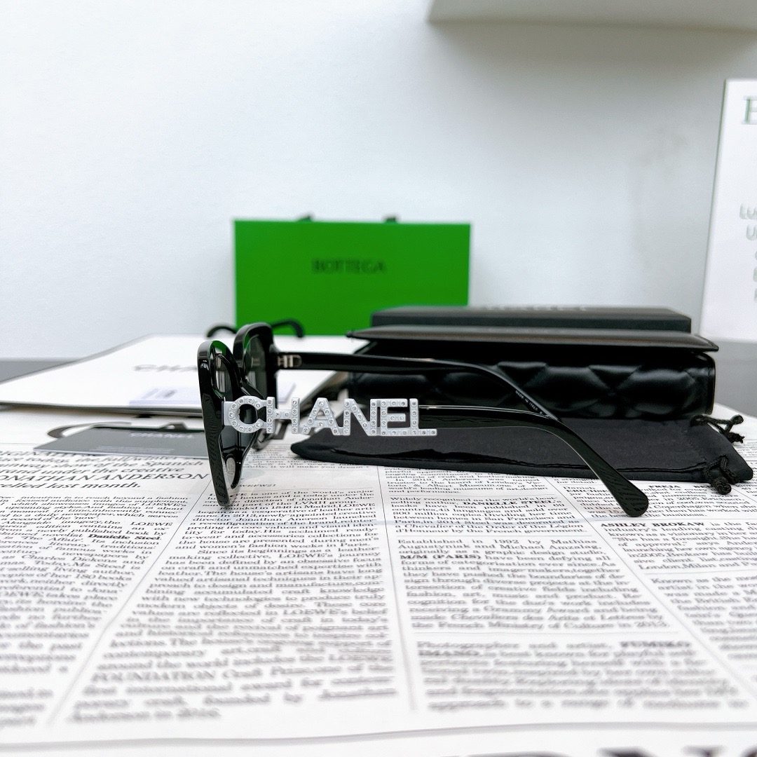 Chanel accessories  Sunglasses  ch5422b