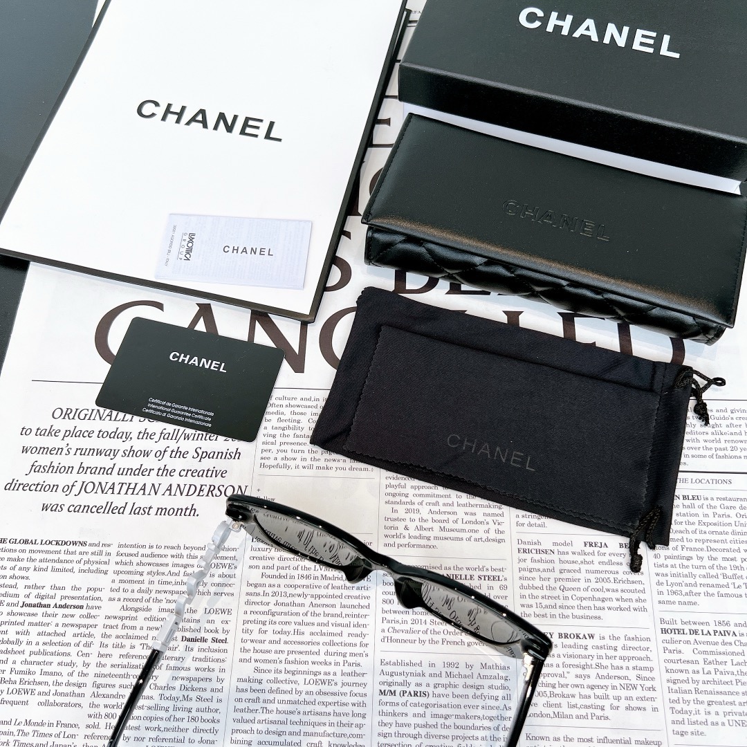 Chanel accessories  Sunglasses  ch5422b