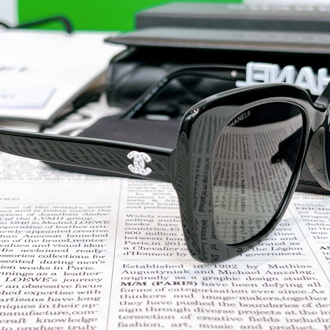 Chanel accessories  Sunglasses  ch5422b