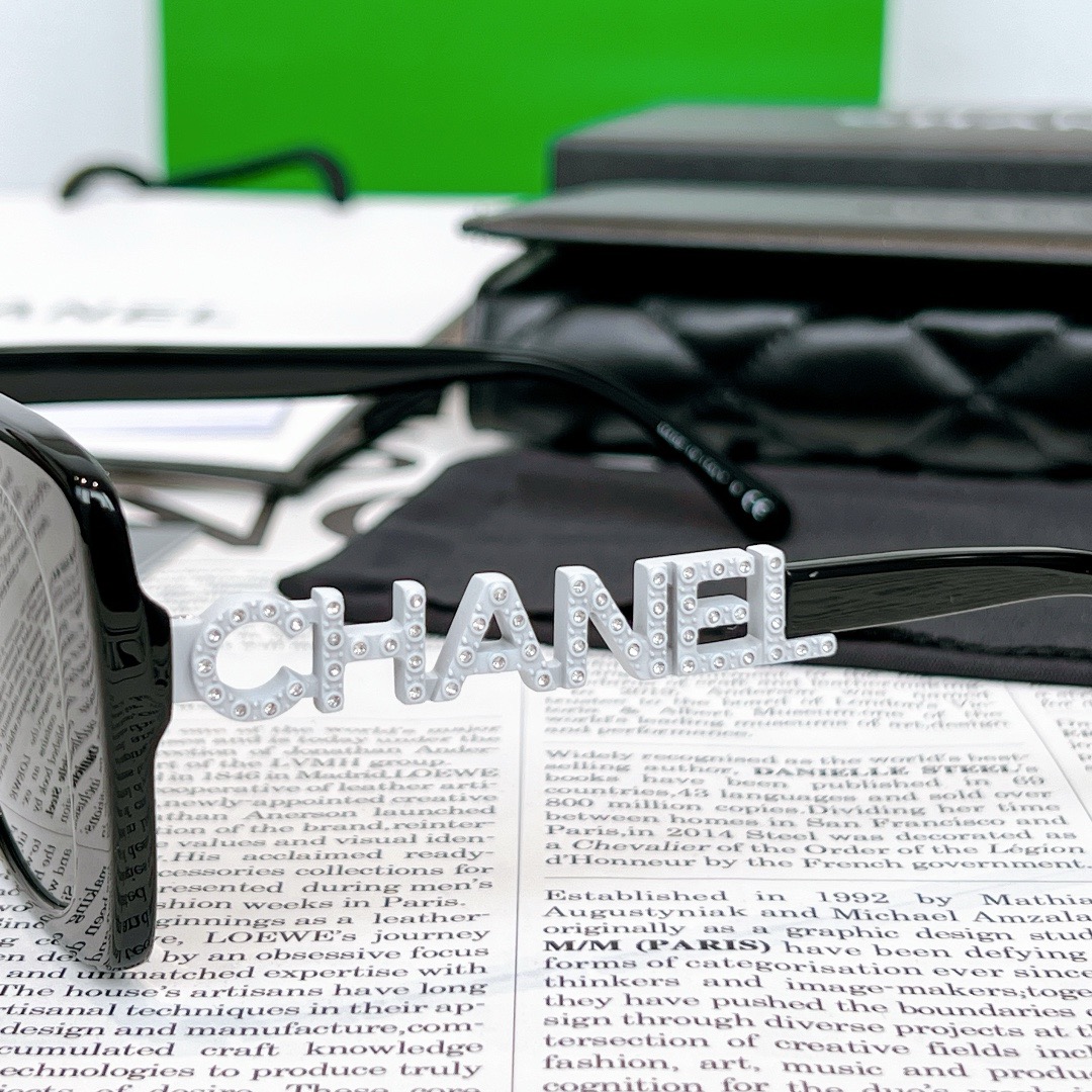 Chanel accessories  Sunglasses  ch5422b