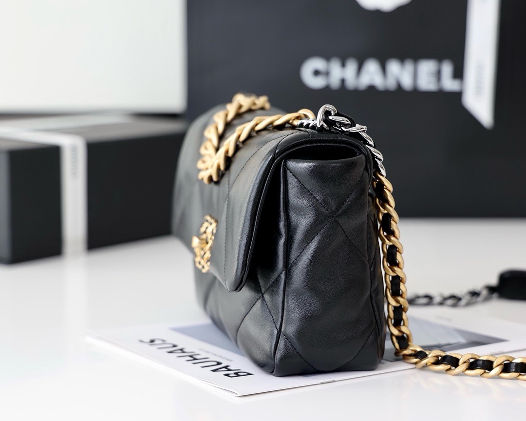 CHANEL 19 HANDBAG Shiny Lambskin, Gold-Tone black