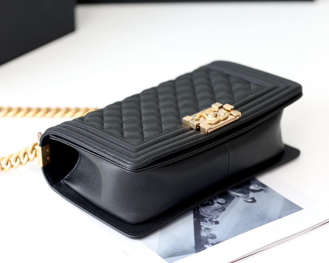 CHANEL HANDBAG LE BOY  Calfskin & Ruthenium-Finish Metal Black ( 4 colors)