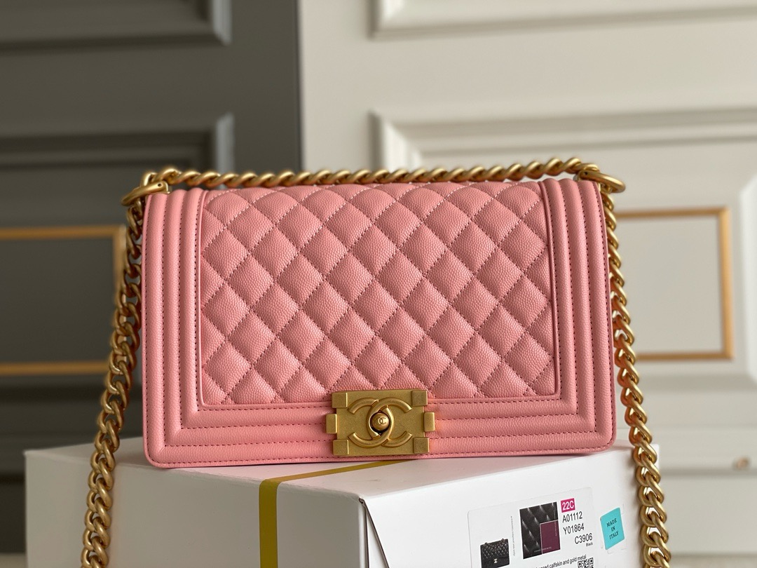 CHANEL HANDBAG LE BOY  Calfskin & Ruthenium-Finish Metal Black ( 4 colors)