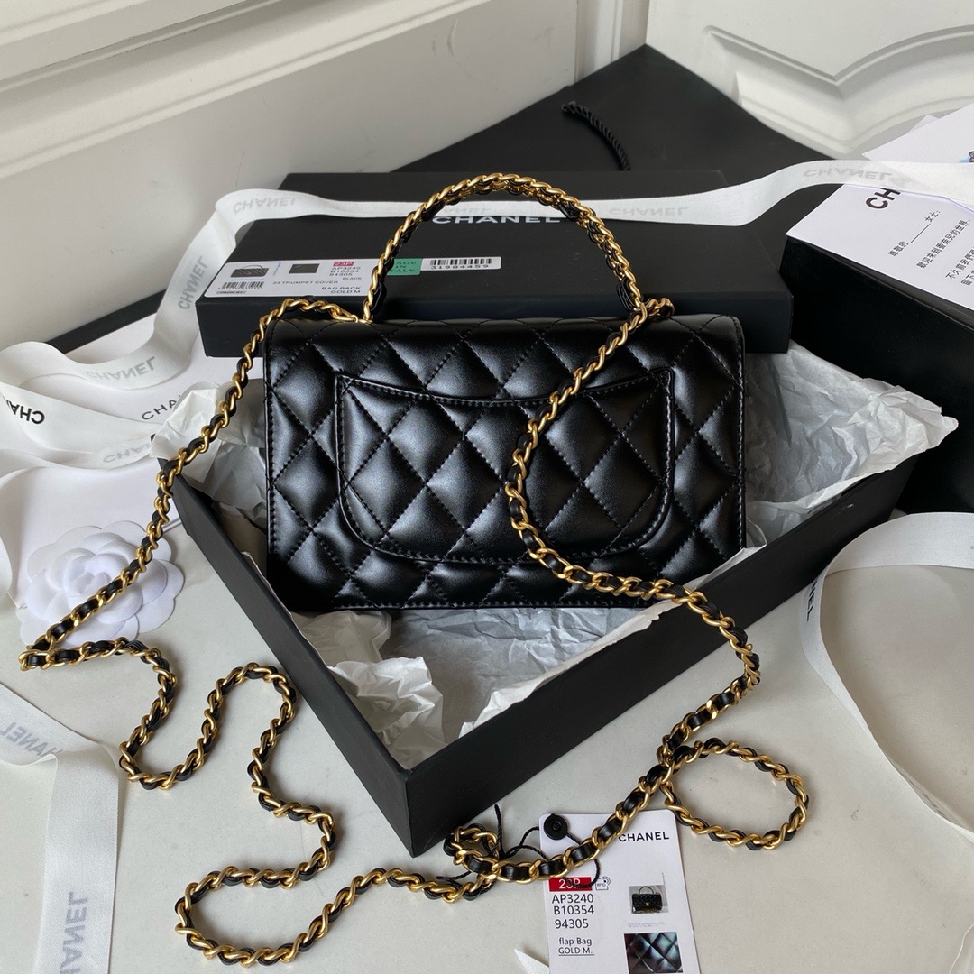 CHANEL CLUTCH WITH CHAIN Lambskin & Gold-Tone Metal Black
