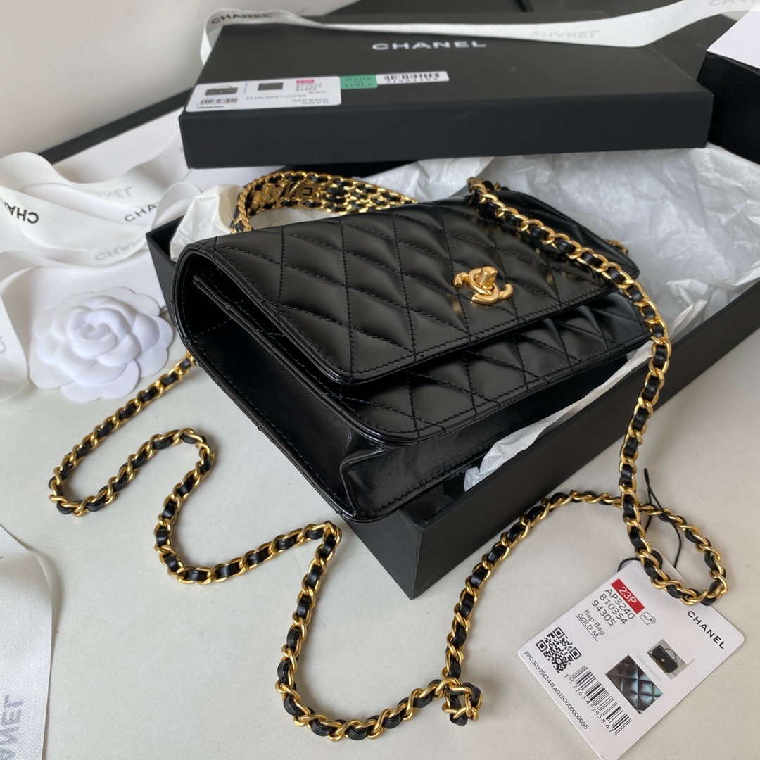 CHANEL CLUTCH WITH CHAIN Lambskin & Gold-Tone Metal Black