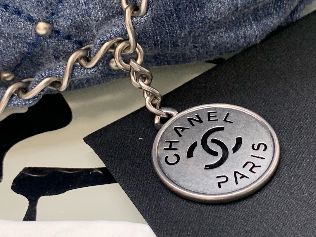 CHANEL 22 SMALL HANDBAG Washed Denim & Silver-Tone Metal Blue