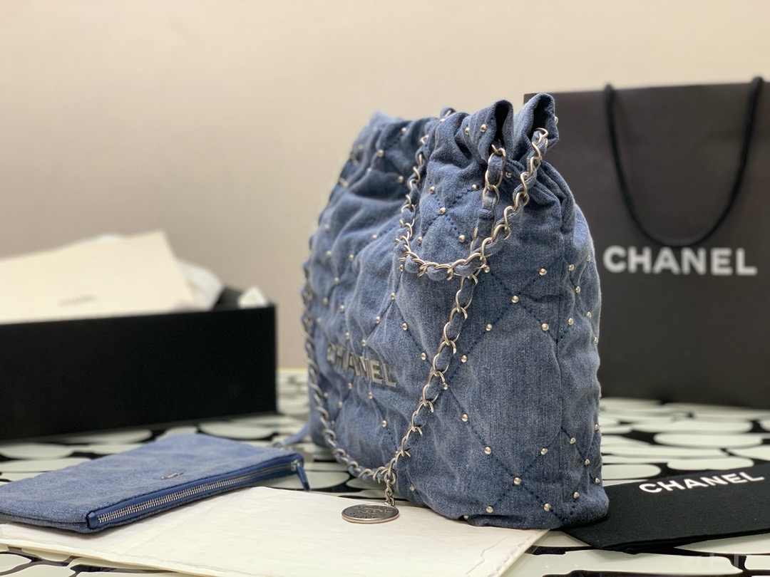 CHANEL 22 SMALL HANDBAG Washed Denim & Silver-Tone Metal Blue