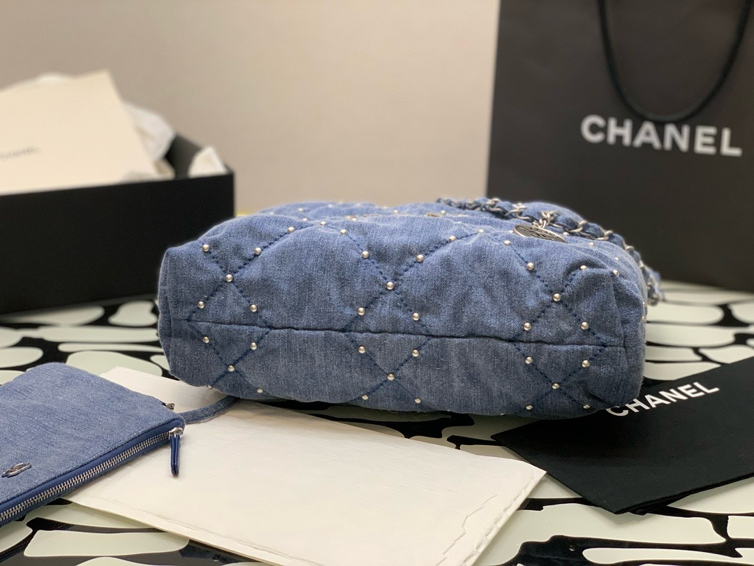 CHANEL 22 SMALL HANDBAG Washed Denim & Silver-Tone Metal Blue