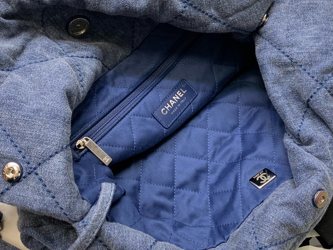 CHANEL 22 SMALL HANDBAG Washed Denim & Silver-Tone Metal Blue