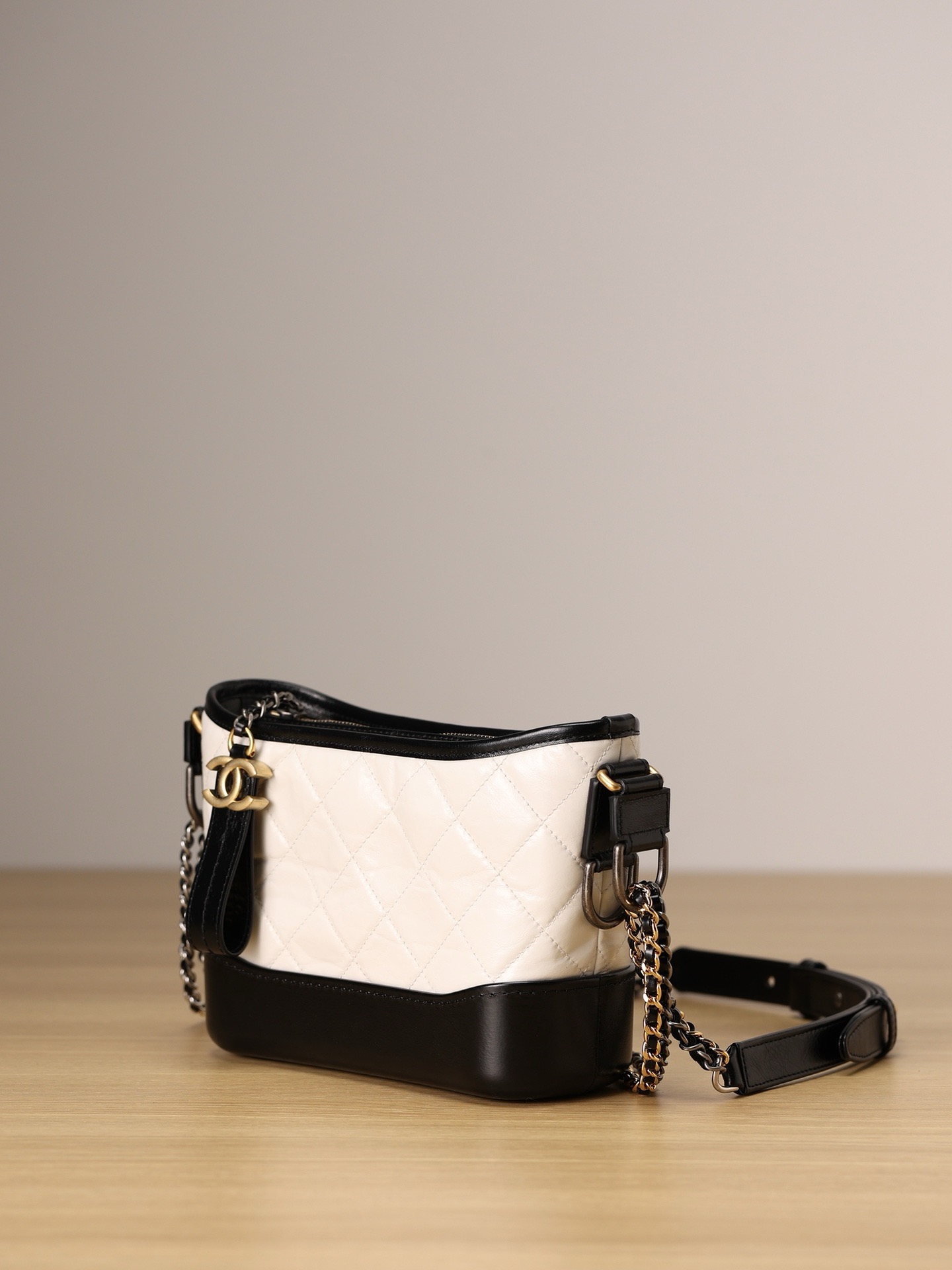 CHANEL  gabrielle hobo small white/ black  (2 colors)