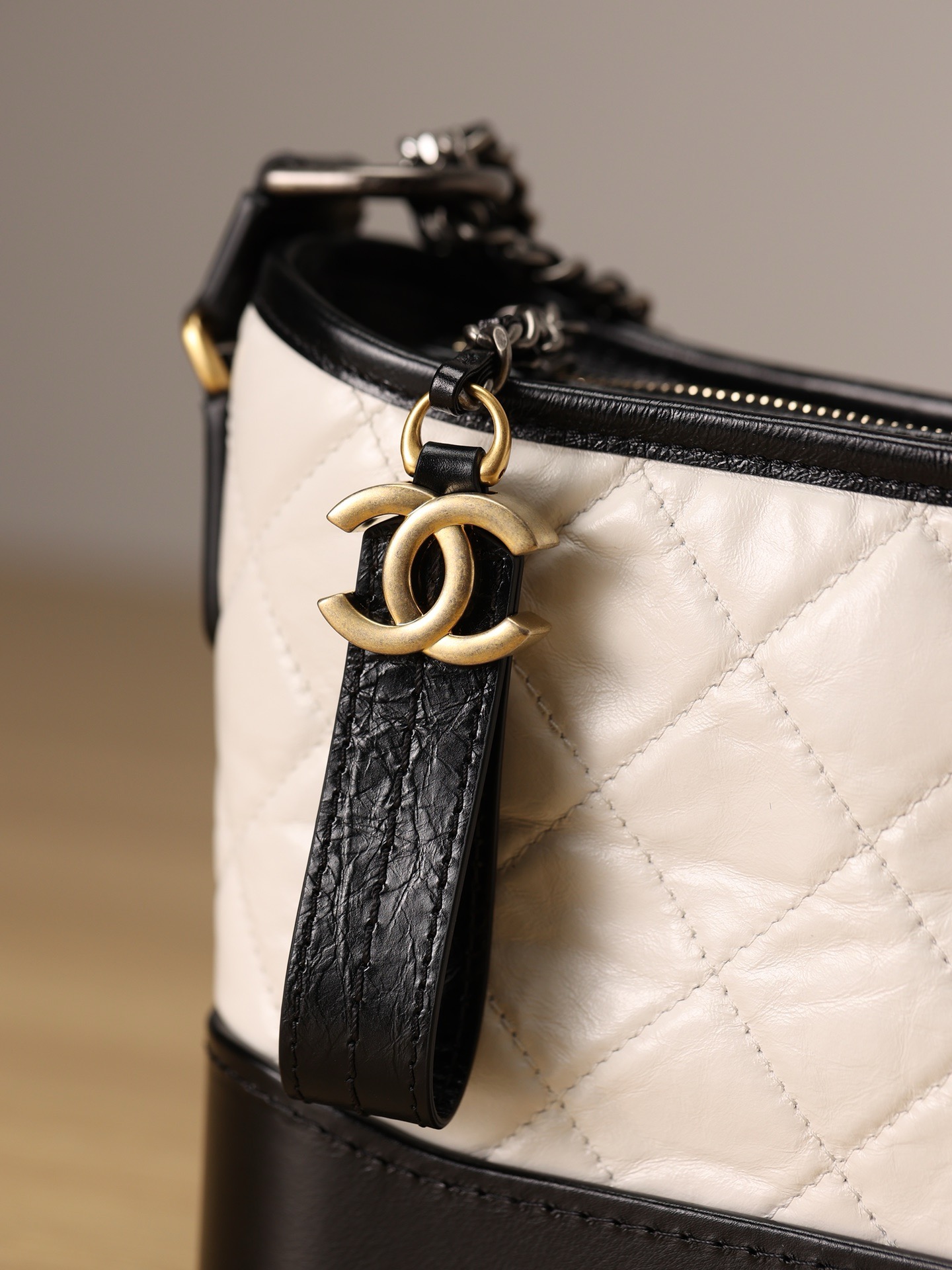 CHANEL  gabrielle hobo small white/ black  (2 colors)