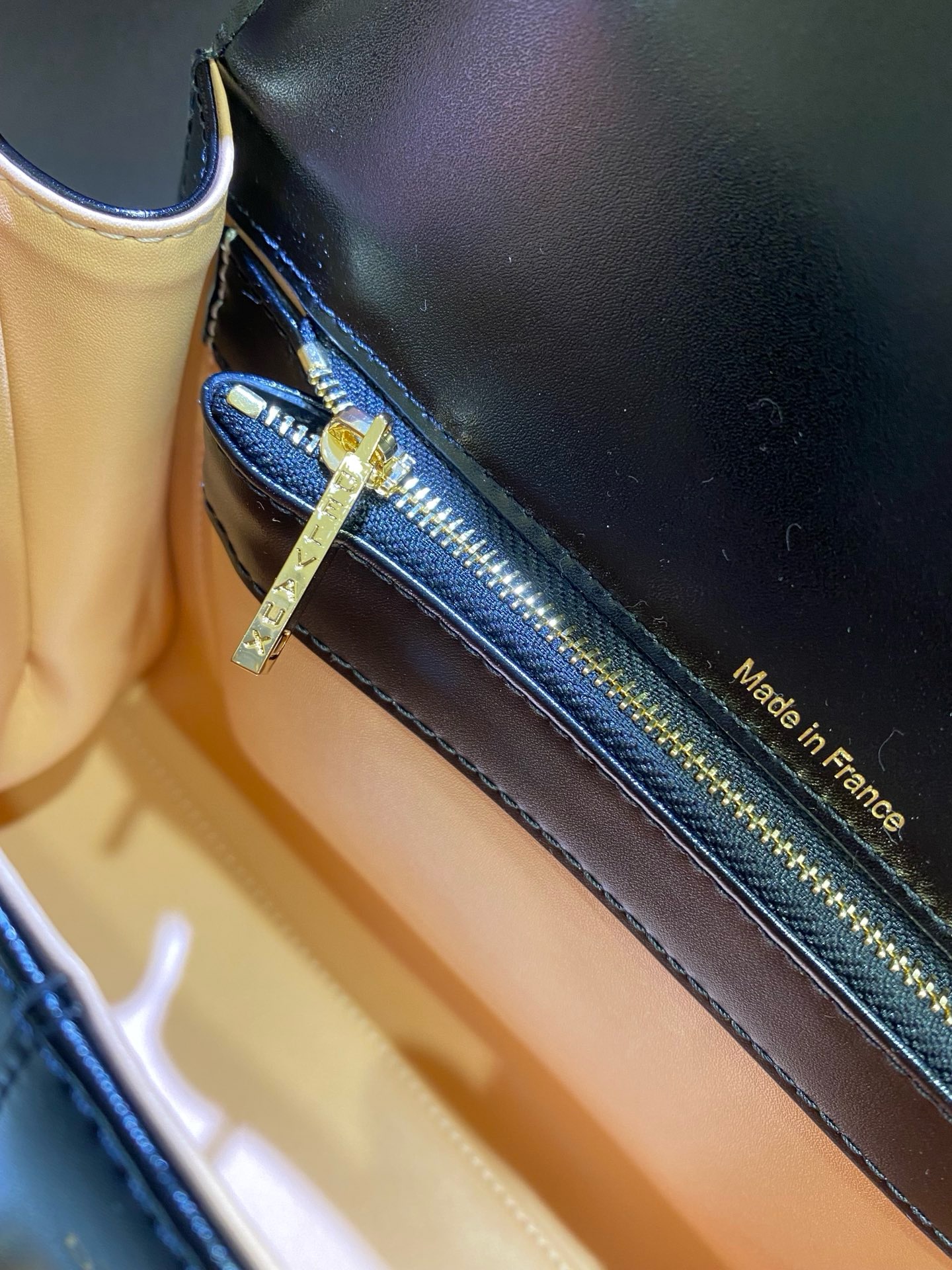 Delvaux  Brillant MM in Box Calf（black）