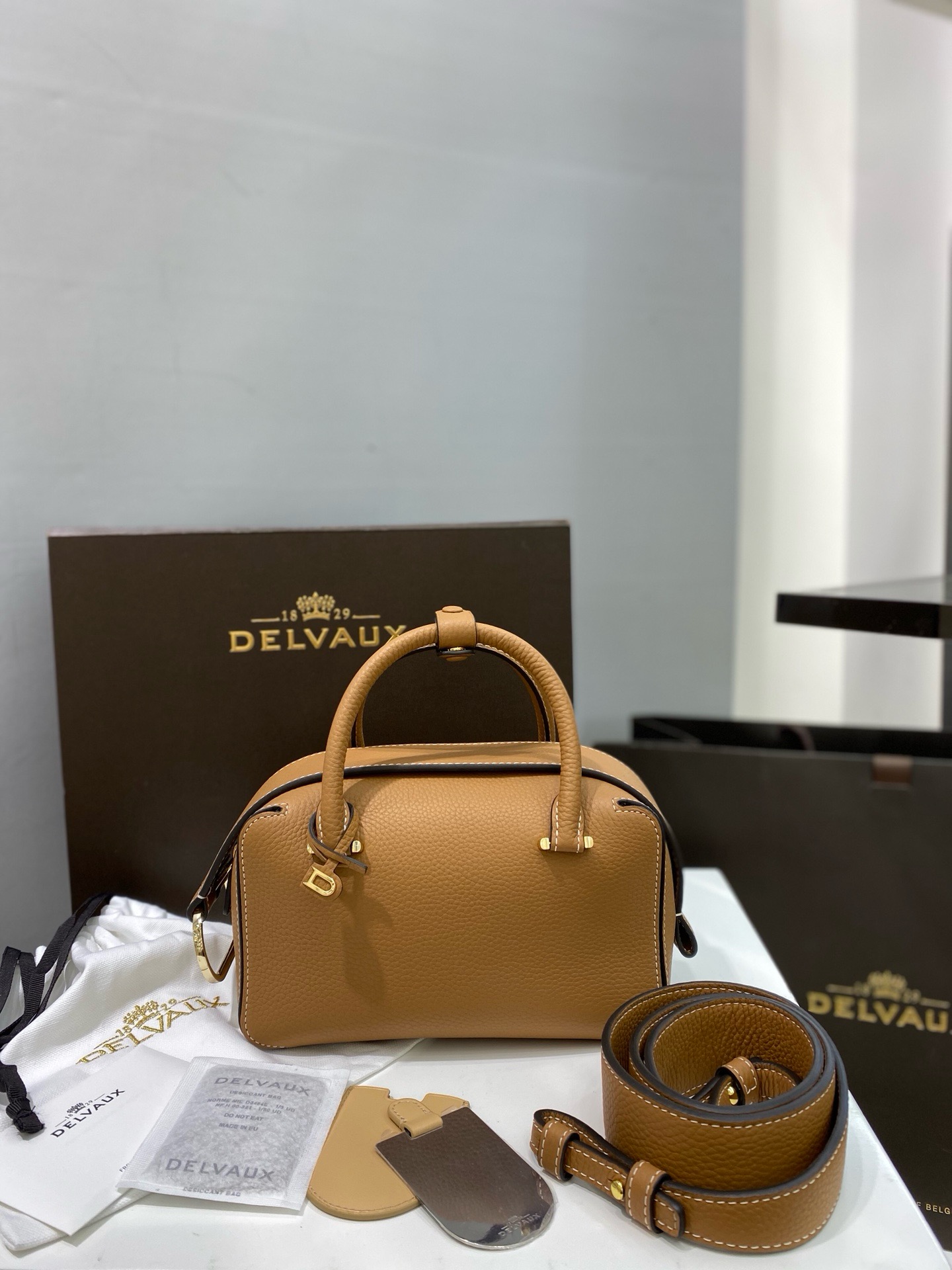 Delvaux Cool Box Mini in Taurillon Soft（7 colors）
