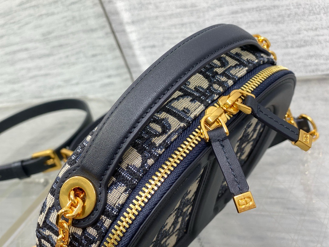 Dior  CD Signature Oval Camera Bag （4 colors）