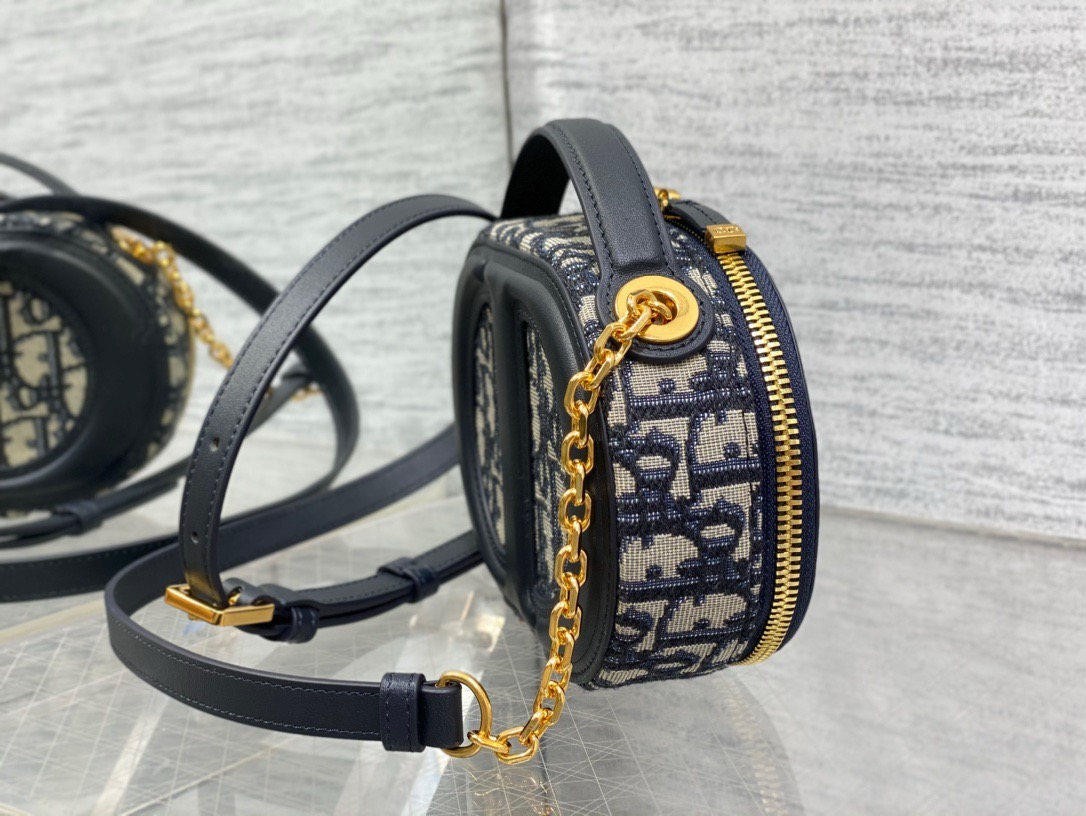 Dior  CD Signature Oval Camera Bag （4 colors）