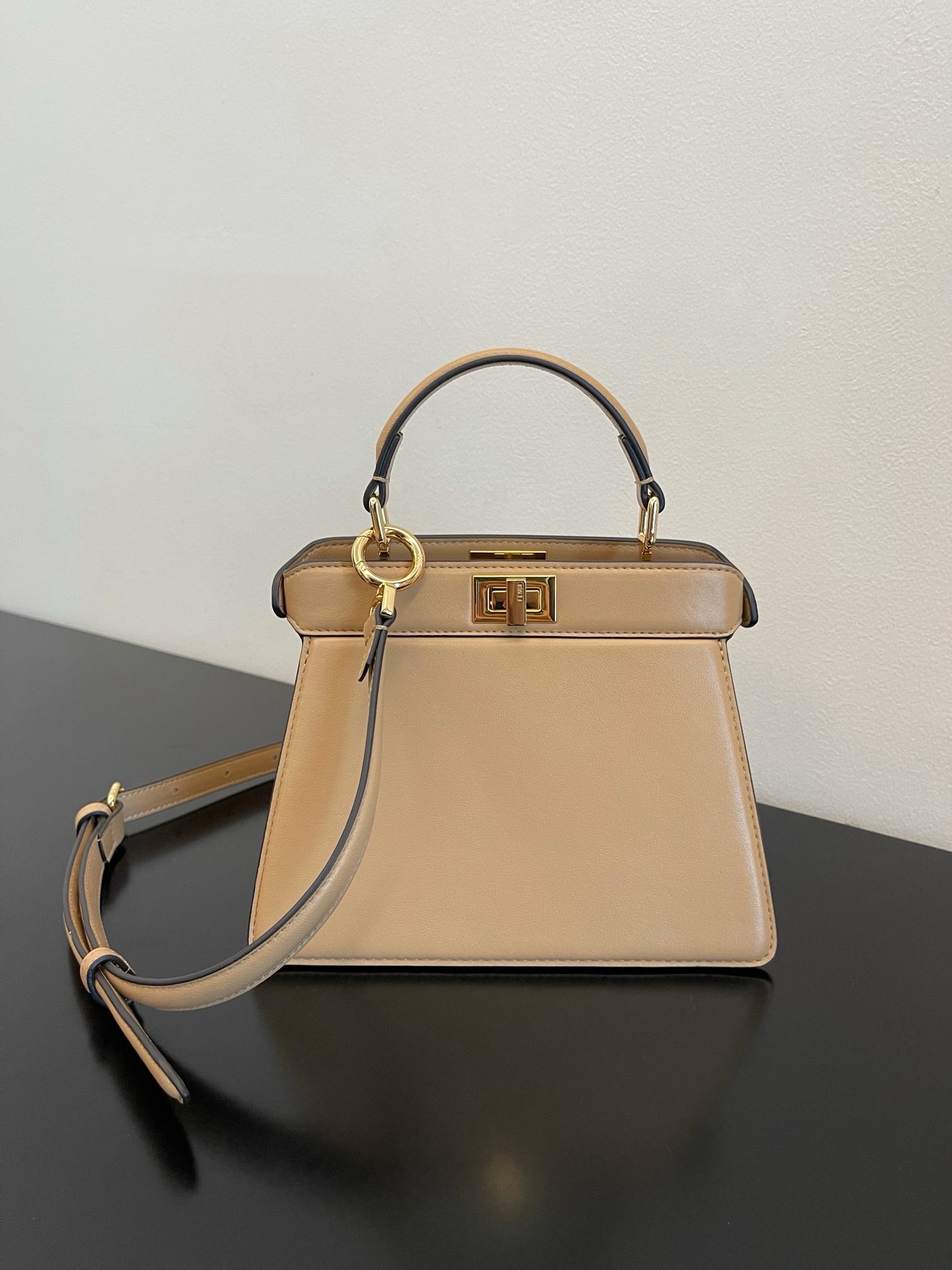 Fendi  Peekaboo ISeeU Petite Beige padded nappa leather bag（4 colors）