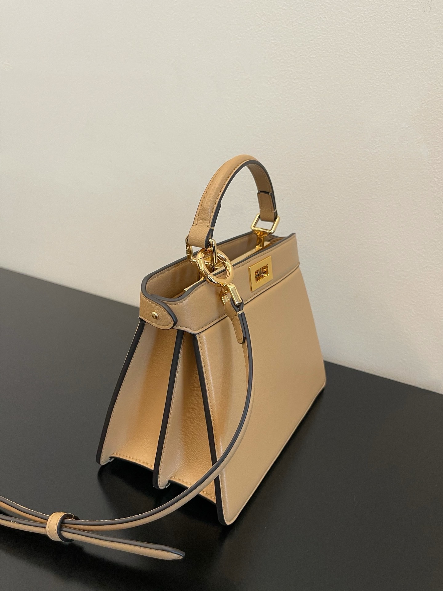 Fendi  Peekaboo ISeeU Petite Beige padded nappa leather bag（4 colors）