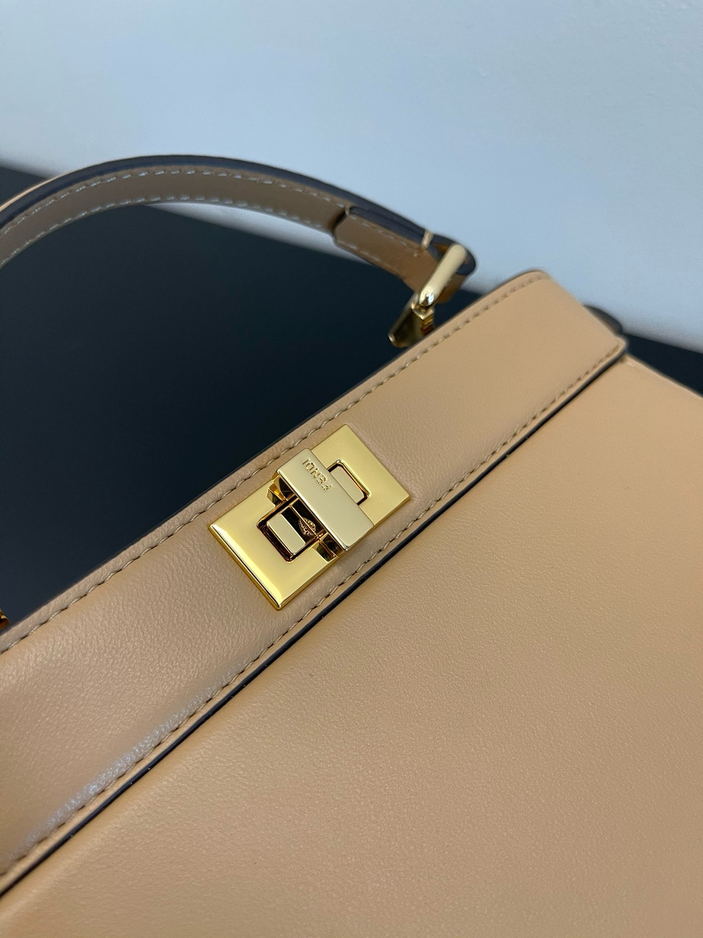 Fendi  Peekaboo ISeeU Petite Beige padded nappa leather bag（4 colors）