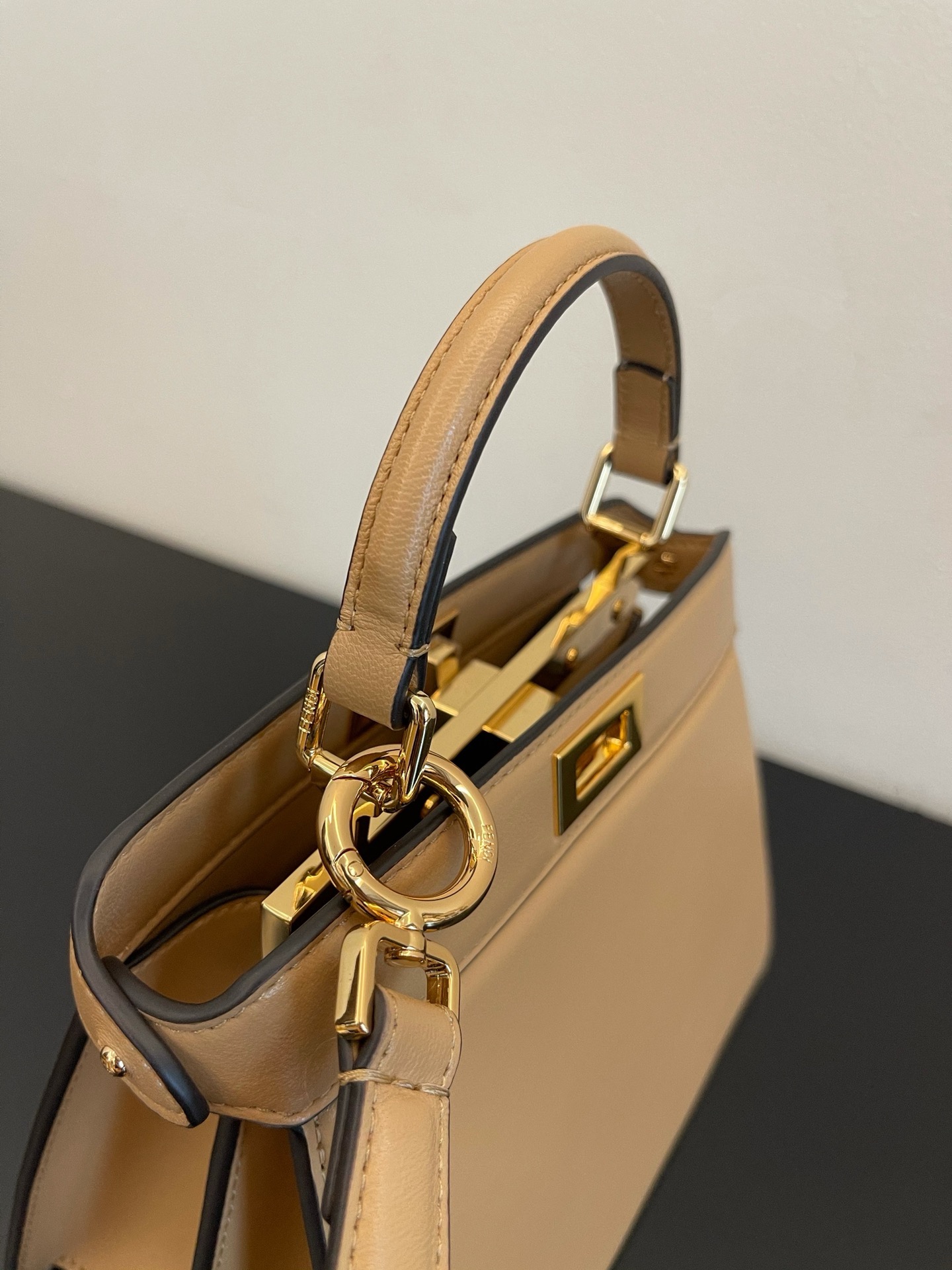 Fendi  Peekaboo ISeeU Petite Beige padded nappa leather bag（4 colors）