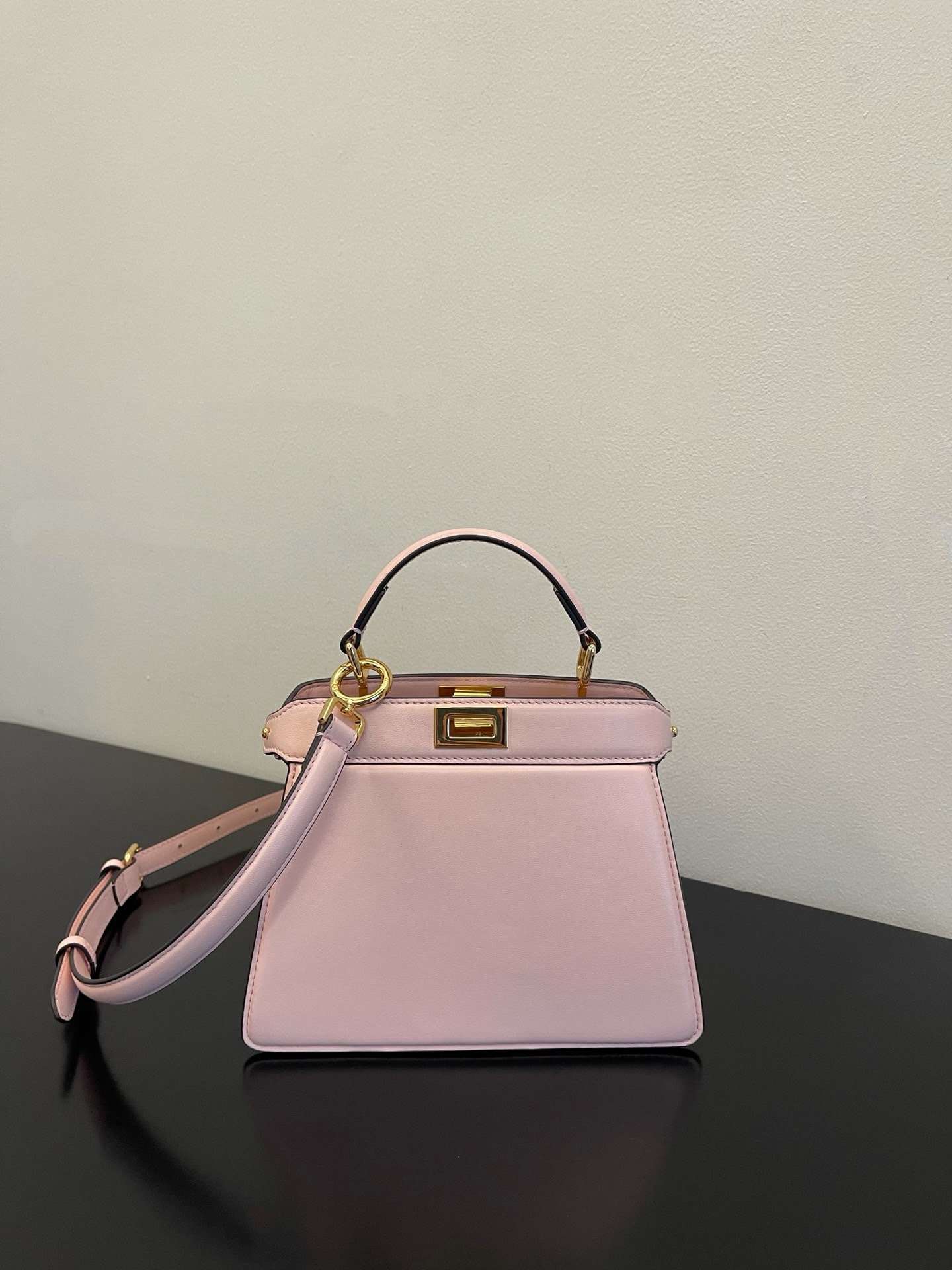 Fendi  Peekaboo ISeeU Petite Beige padded nappa leather bag（4 colors）