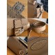 Fendi  Baguette  Selleria bag with 612 hand-sewn topstitches（4 colors）