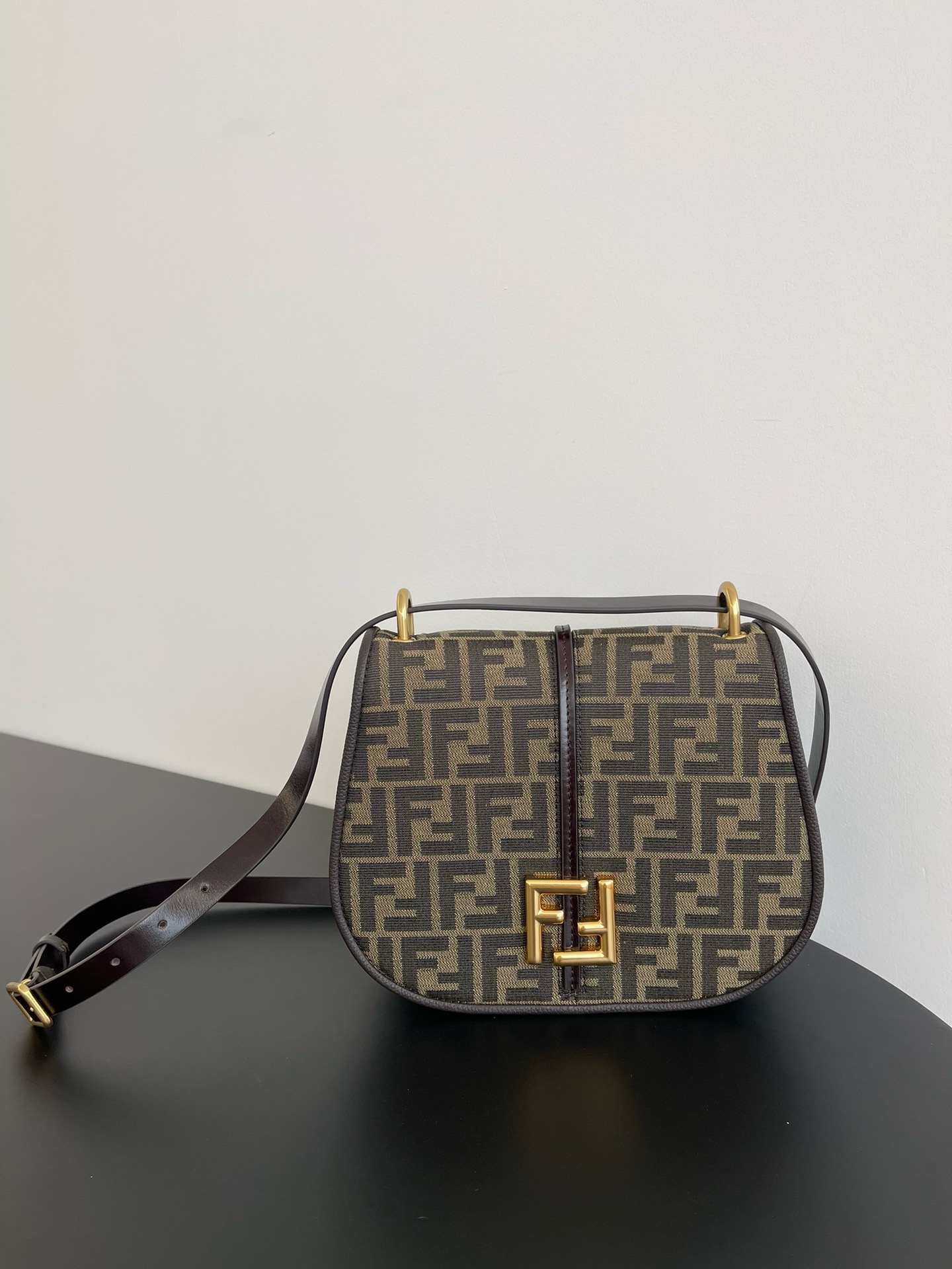 Fendi  C’mon Medium Brown FF jacquard fabric and leather bag（4 colors）