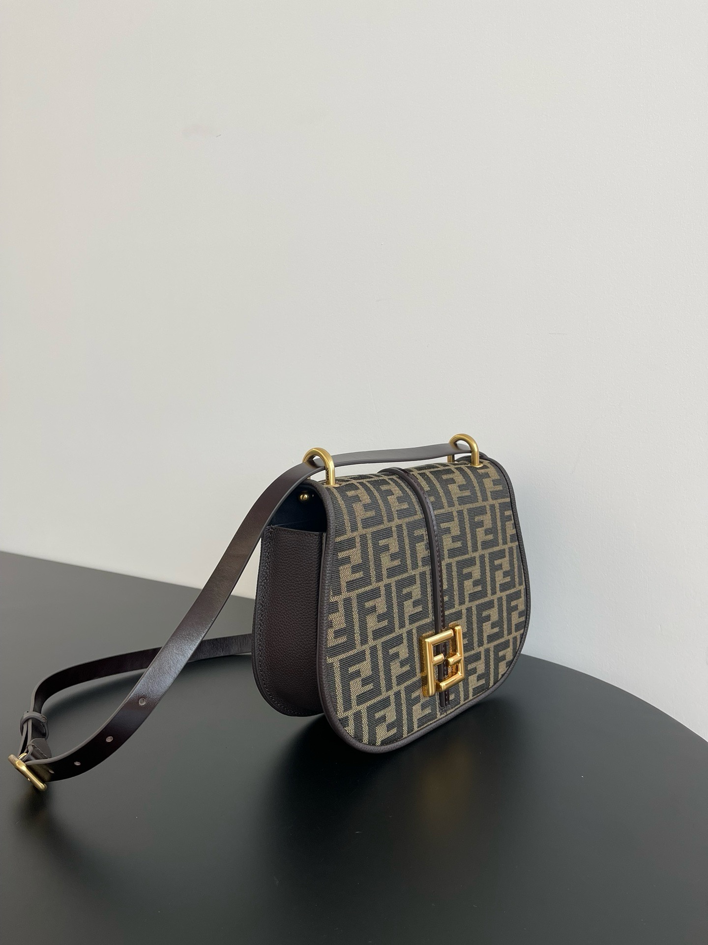 Fendi  C’mon Medium Brown FF jacquard fabric and leather bag（4 colors）