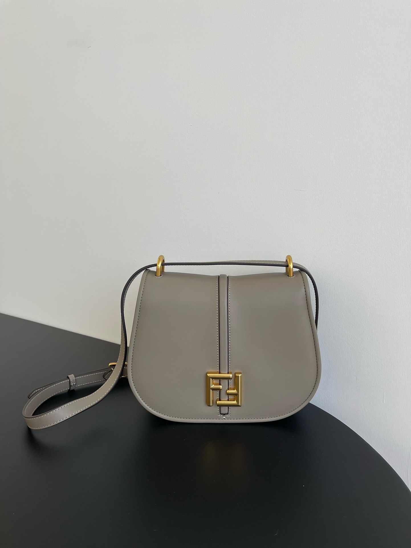 Fendi  C’mon Medium Brown FF jacquard fabric and leather bag（4 colors）