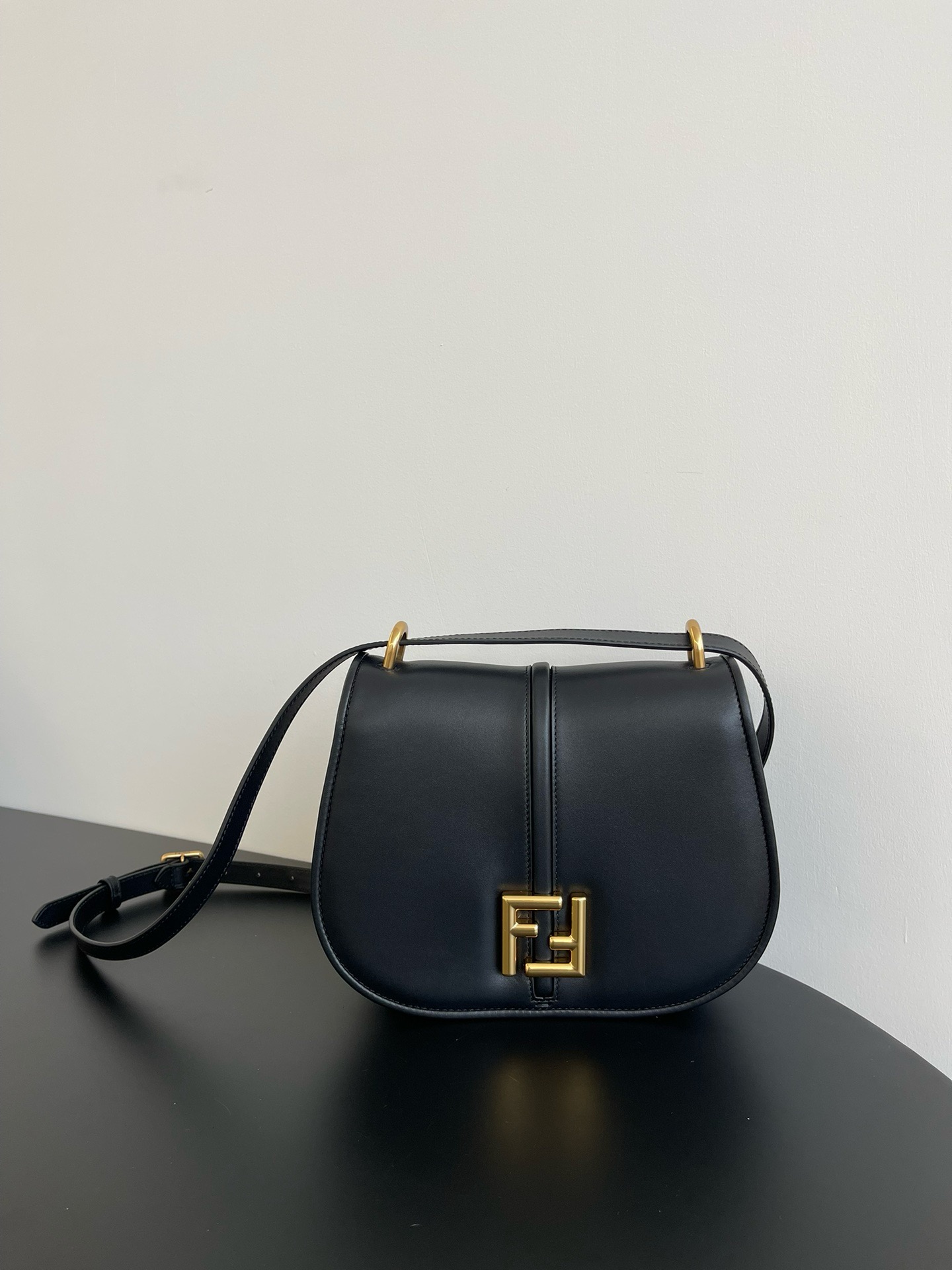 Fendi  C’mon Medium Brown FF jacquard fabric and leather bag（4 colors）