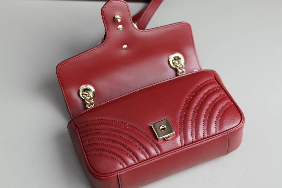 GUCCI GG MARMONT MINI SHOULDER BAG Gucci Rosso Ancora