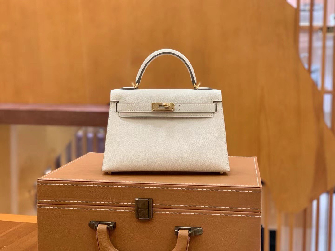 Hermès Kelly Sellier 20 Nata Epsom Gold Hardware